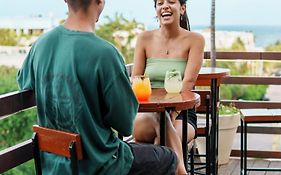 Maui hostel playa del carmen